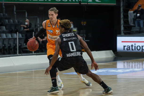 也反映了球 也反映了球